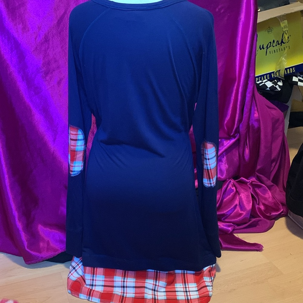Cute soft navy blue and plaid trim design long top. Size M. By Santas Trโฆ